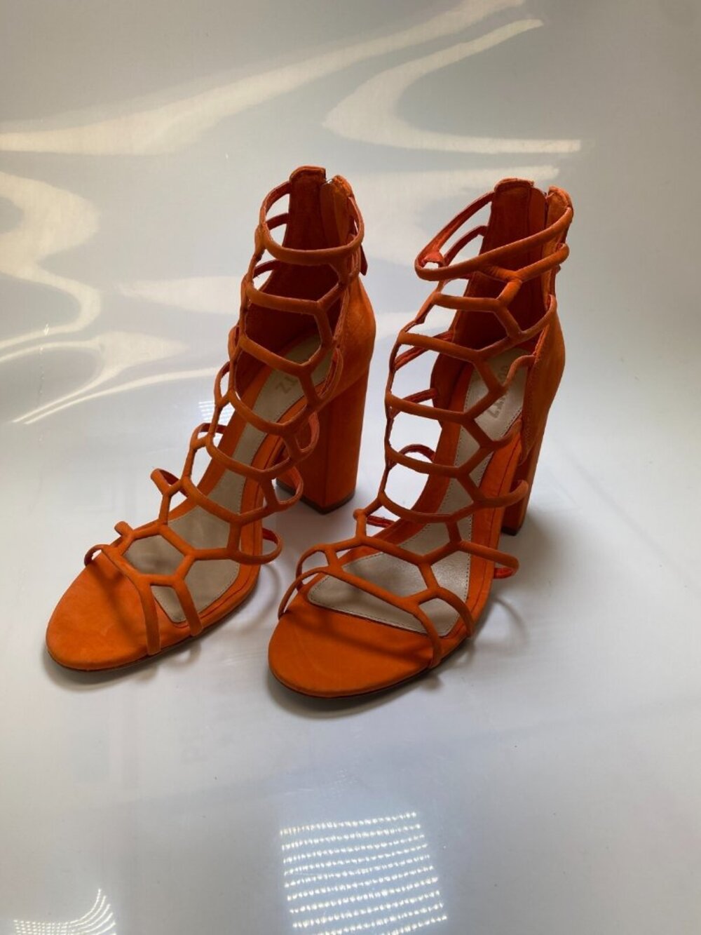 Schutz Women's Caged Ruby Red Chunky Heel Lether Sandal Sz 11